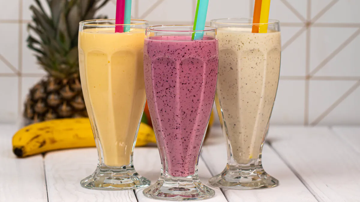 Kolorowe smoothie na dobry początek dnia